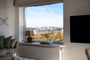 TV - Haus Sonnenland - "Fantastic vacation home under thatch with sea view" (Hörnum (Sylt))