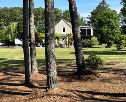 Charming 3-bedroom villa with WiFi, and  Jaccuzzi , just Minutes from Yorktown 