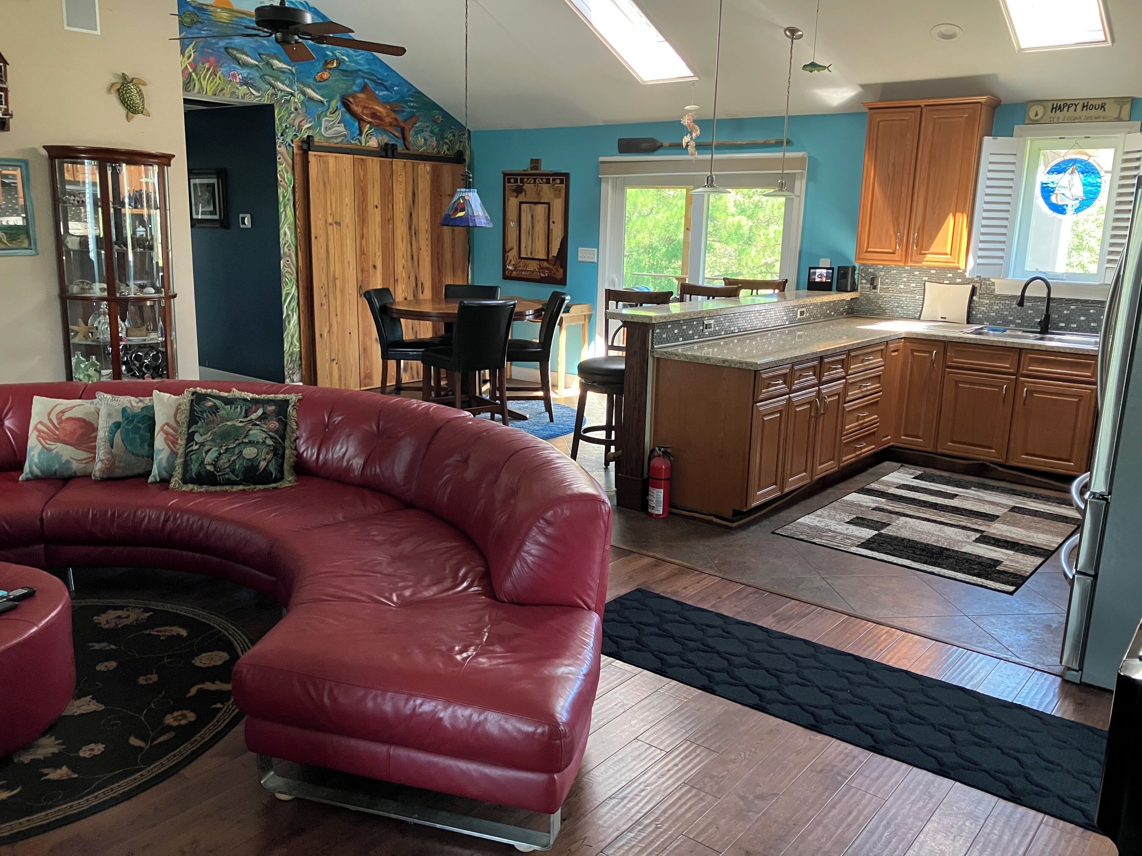 Smart TV, reproductor de DVD, libros y videoteca 