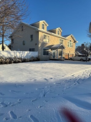 Exterior - Cozy Studio by Hofstra University (Uniondale)