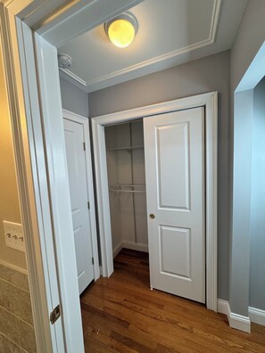 Interior - Charming Studio with WiFi, AC in delightful Uniondale (Uniondale)