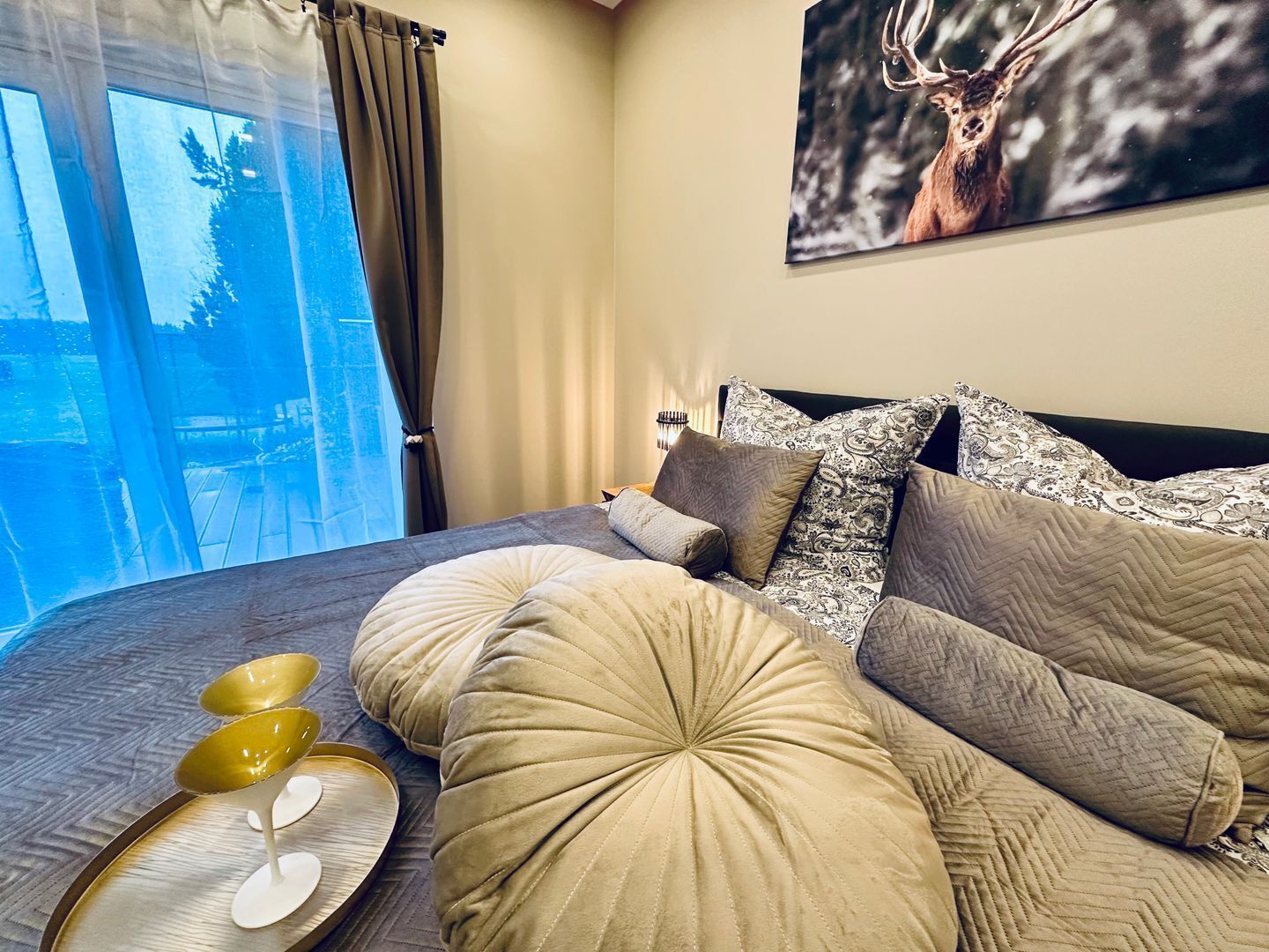 3 habitaciones, tabla de planchar con plancha, wifi y ropa de cama 