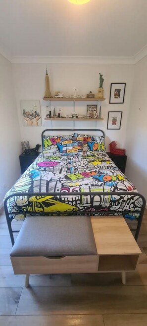 2 bedrooms, iron/ironing board, WiFi, bed sheets