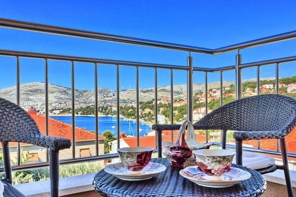 Apartment (Three Bedroom Apartment with Sea View) | Balcony