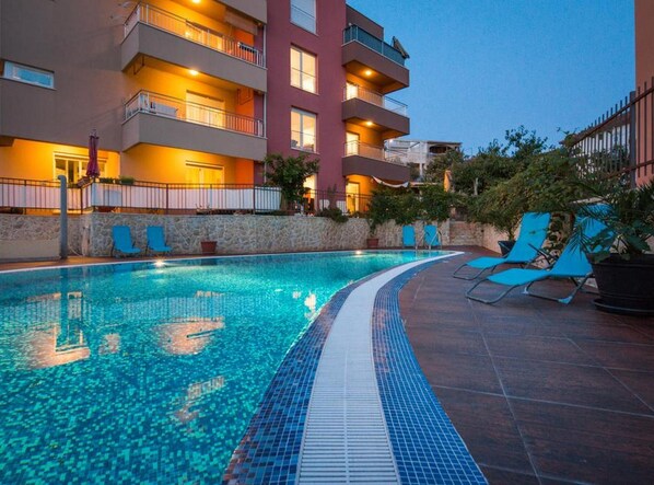 Outdoor pool - Luxury Apartment Okrug Gornji With Sea View and Pool (Okrug)