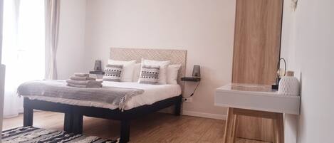 2 chambres, bureau, Wi-Fi, draps fournis