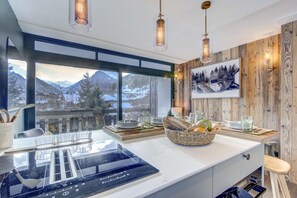 Fridge, toaster, cookware/dishes/utensils