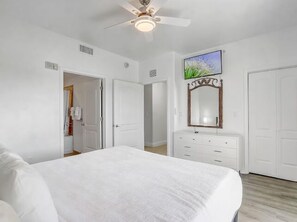 2 habitaciones, tabla de planchar con plancha, wifi y ropa de cama 