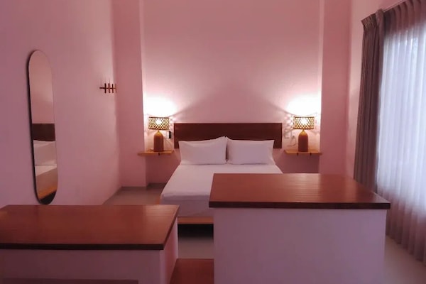 1 bedroom, memory-foam beds, minibar, in-room safe