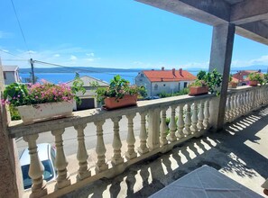 Appartement (One Bedroom Apartment with Sea View a) | Balcon