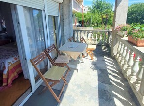 Appartement (One Bedroom Apartment with Sea View a) | Balcon