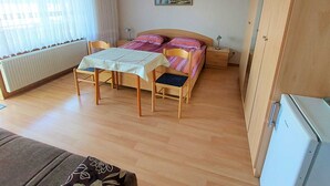 บ้านพัก (Triple room with Balcony and Sea View) | 5 ห้องนอน, Wi-Fi ฟรี