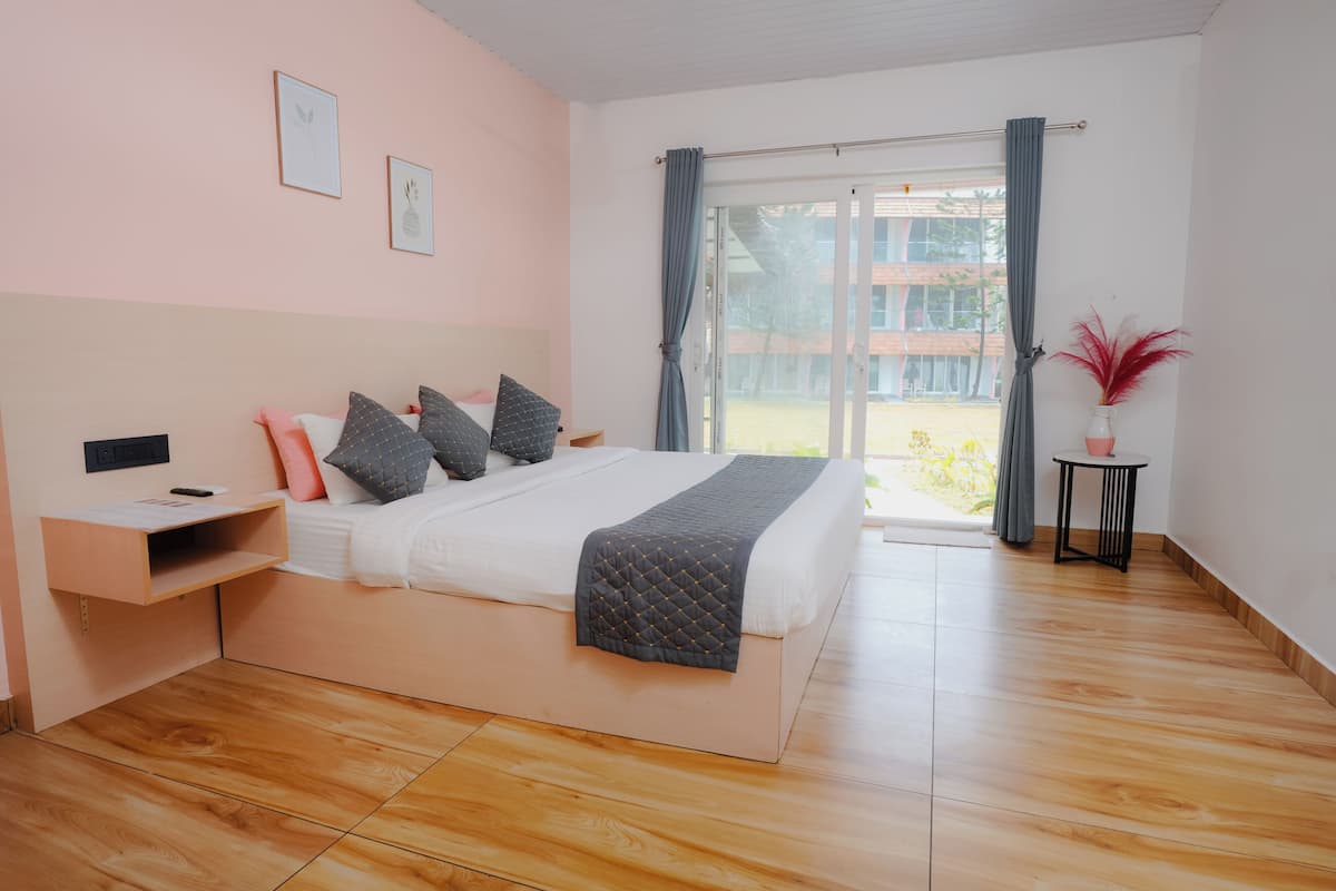 Standard-Doppelzimmer, Gartenblick | Laptopgeeigneter Arbeitsplatz, kostenloses WLAN