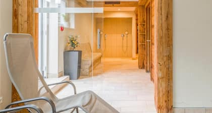Luxury apartment with wellness next to gondola