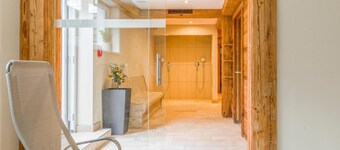Luxury apartment with wellness next to gondola