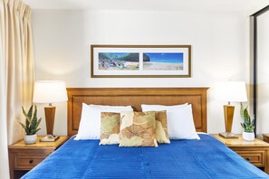 1 bedroom, iron/ironing board, free WiFi, bed sheets - 23rd Fl Waikiki Sunset 1BR Condo | King Bed | Parking | Pool (Honolulu)