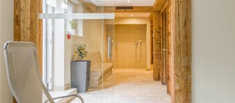 Luxury apartment with spa next to the gondola