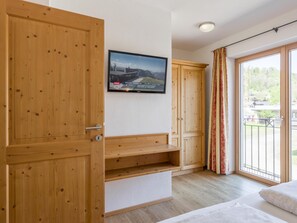 5 bedrooms, Internet