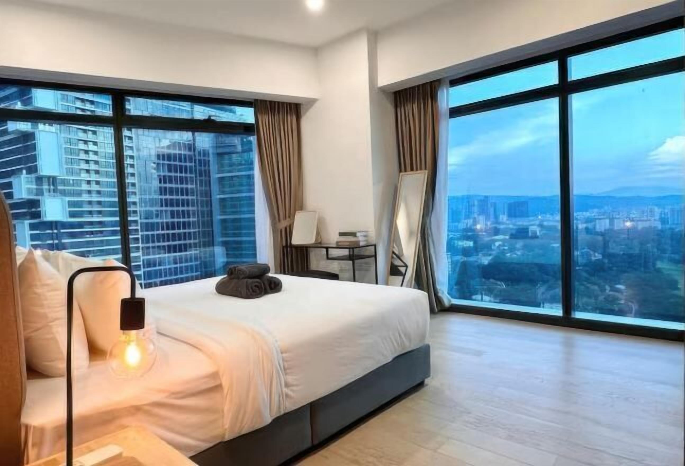 In-room safe, soundproofing, iron/ironing board, free WiFi