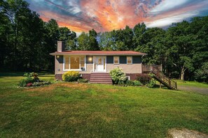Exterior - 2BR Catskills Retreat | Hot Tub | Pool | Fire Pit (Kerhonkson)