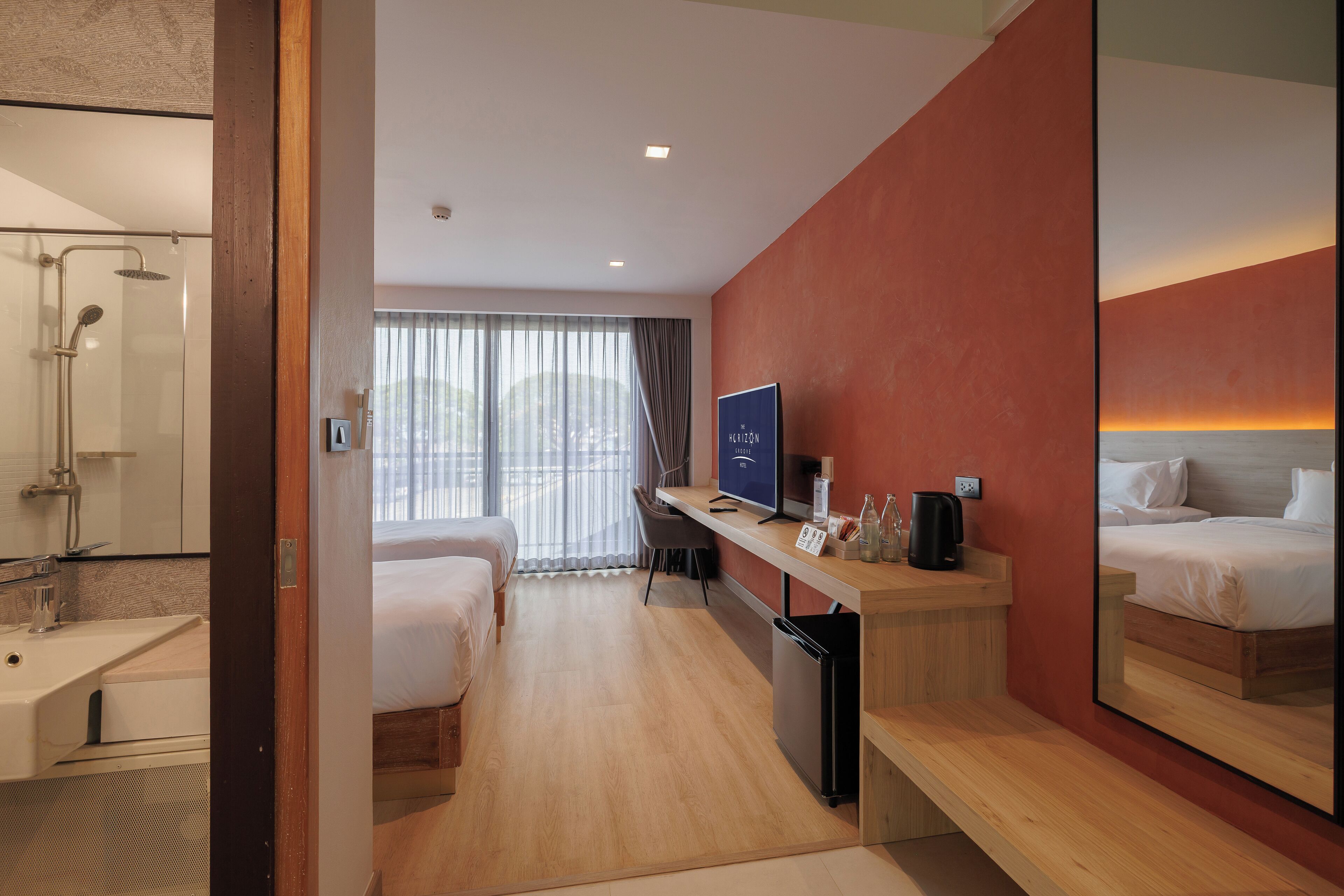 Chambre « Premier » avec lits jumeaux, vue parc | Coffres-forts dans les chambres, bureau