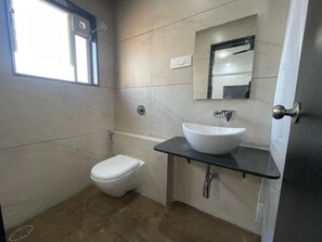 Deluxe Room | Bathroom