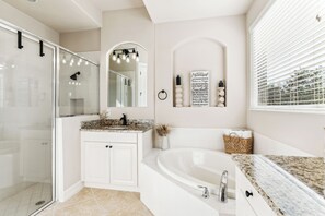 Jetted bath, hair dryer, towels, soap - LELY Resort Gated Naples Pool Home Naples with Players Club Membership (Naples)