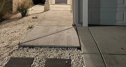 Charming super clean 1-bedroom house with WiFi heat and AC in tranquil Roseville