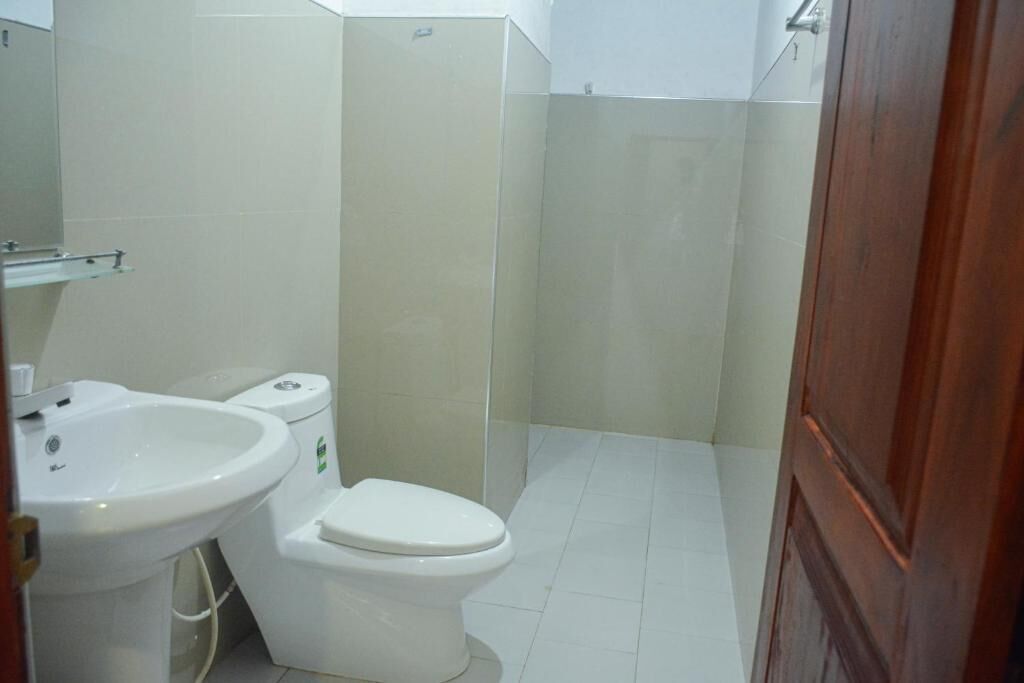 Comfort Quadruple Room, Garden View | Bathroom