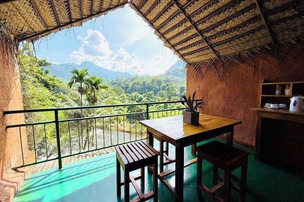 Deluxe Room, Garden View | Terrace/patio