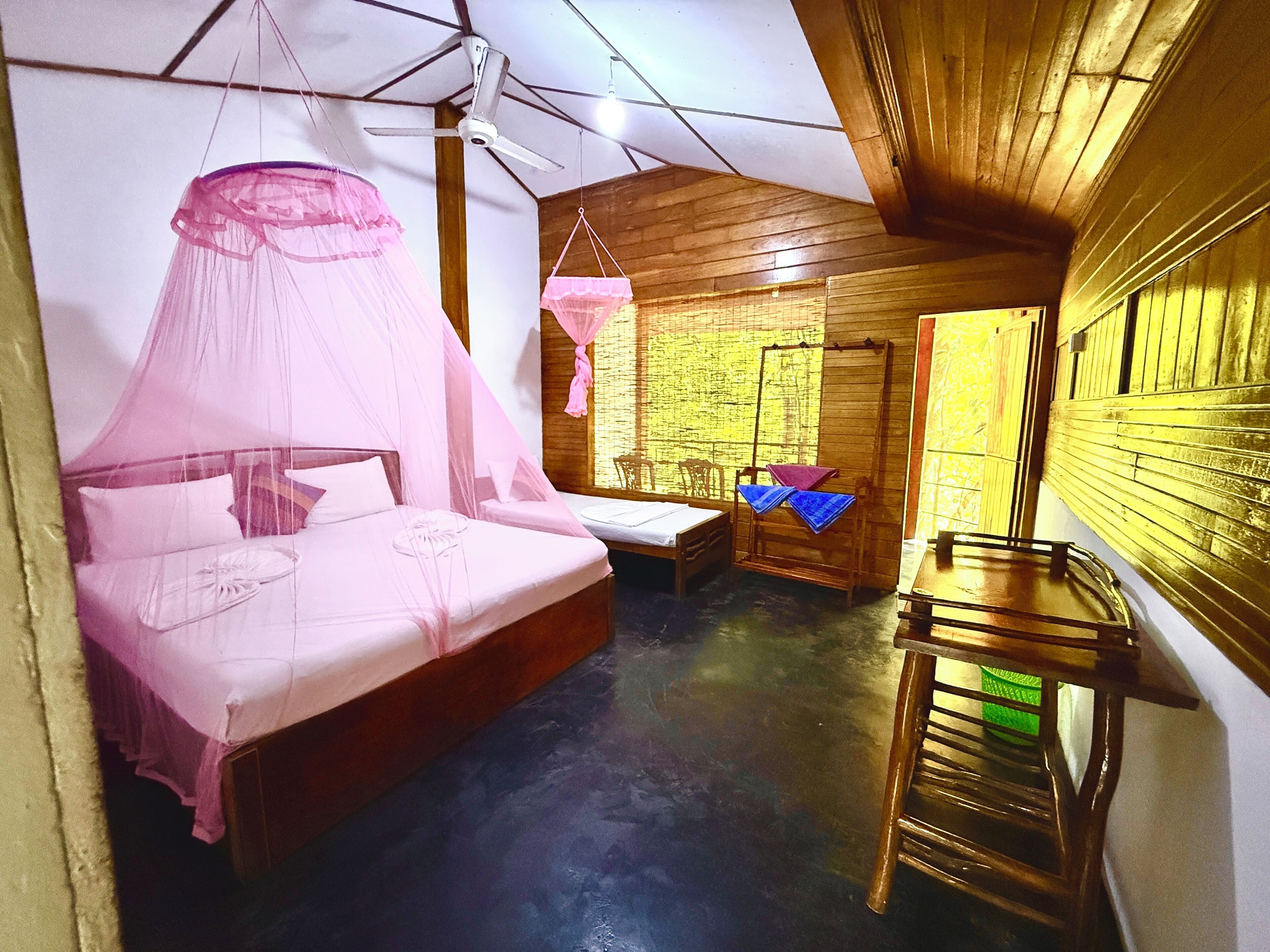 Chambre Classique | Wi-Fi gratuit, draps fournis