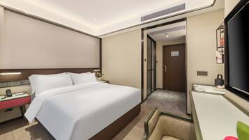 Yazhi Single Room | Egyptian cotton sheets, premium bedding, down comforters, pillowtop beds