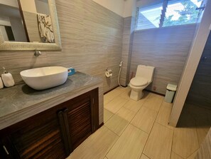 Leilighet, balkong, hageutsikt | 1 soverom, skrivebord, skrivebord for bærbar PC og wi-fi (inkludert)