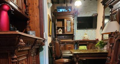 2 floors 3 bedrooms near Central Station