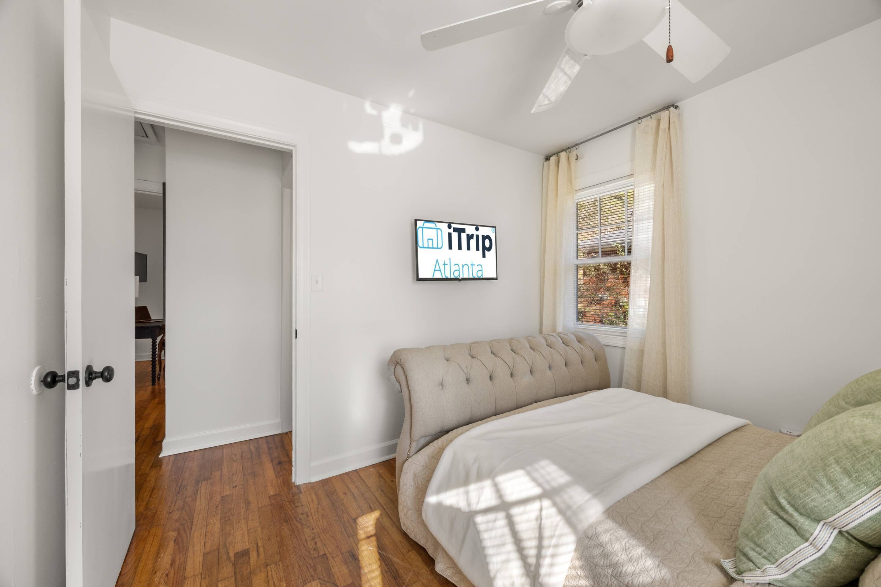 2 bedrooms, desk, iron/ironing board, free WiFi