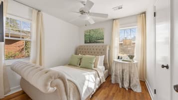 2 bedrooms, desk, iron/ironing board, free WiFi