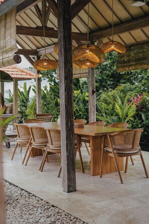 Outdoor dining