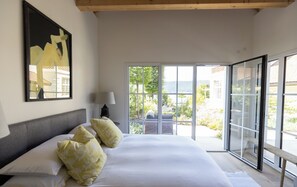 6 chambres, fer et planche à repasser, accès au Wi-Fi (inclus)
