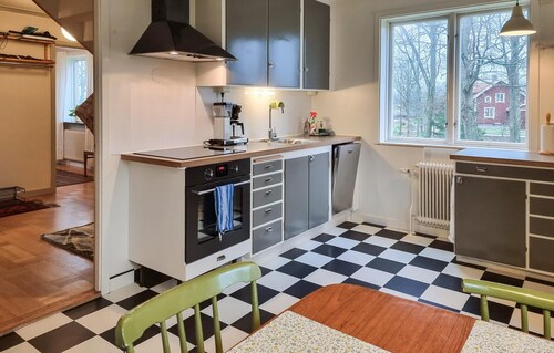 Pet friendly home in Vara with WiFi