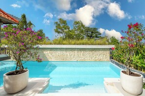 Piscine extérieure