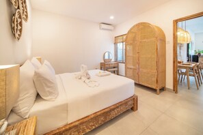 Villa Signature, piscine privée, vue jardin | 2 chambres, rideaux occultants, fer et planche à repasser
