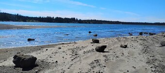 Studio, Pool, Beach, BBQ & Kayaks/Paddleboards