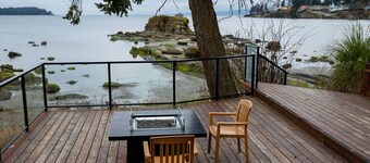 Studio, Pool, Beach, BBQ & Kayaks/Paddleboards