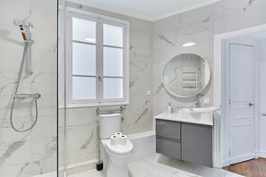 Διαμέρισμα | Μπάνιο | Πιστολάκι μαλλιών, Σαπούνι, Σαμπουάν