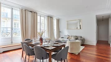 Apartment | Dining
