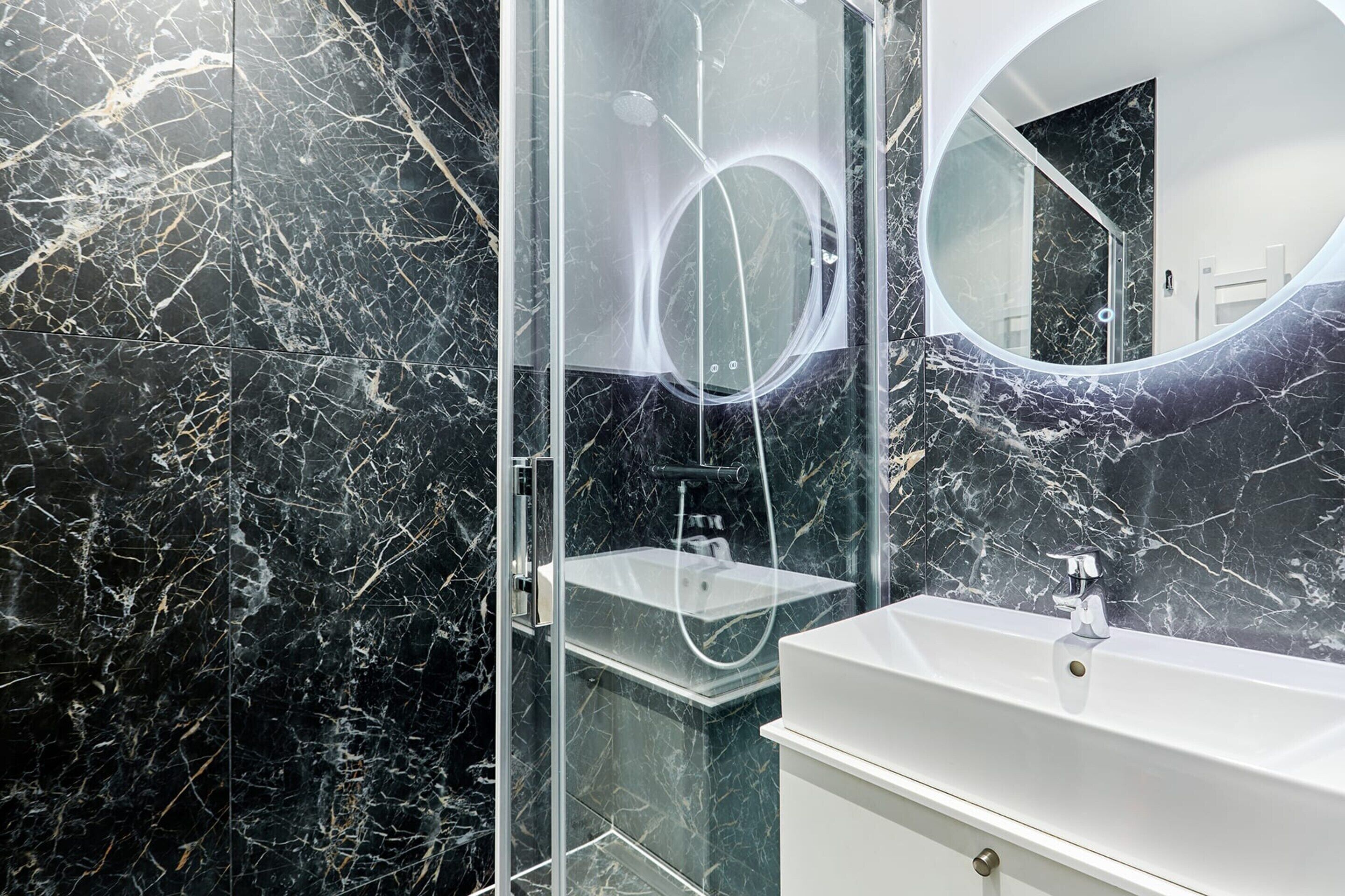 Apartment | Bathroom | Hair dryer, soap, shampoo