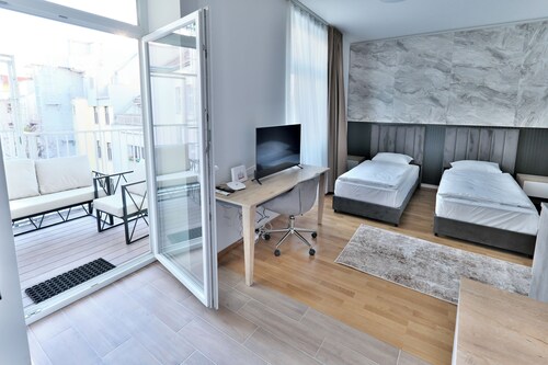 Vienna Lotus Apartment