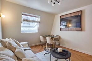 Apartment | Living area - New Apartment Center of Paris/le Marais (Paris)