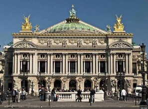 อพาร์ทเมนท์ | สถานที่น่าสนใจ