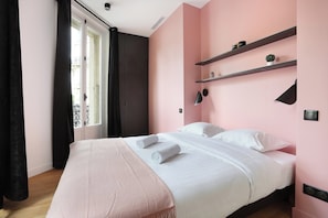 Apartment | Laptop workspace, iron/ironing board, bed sheets - Cosy and new Apartment Center of Paris (Paris)
